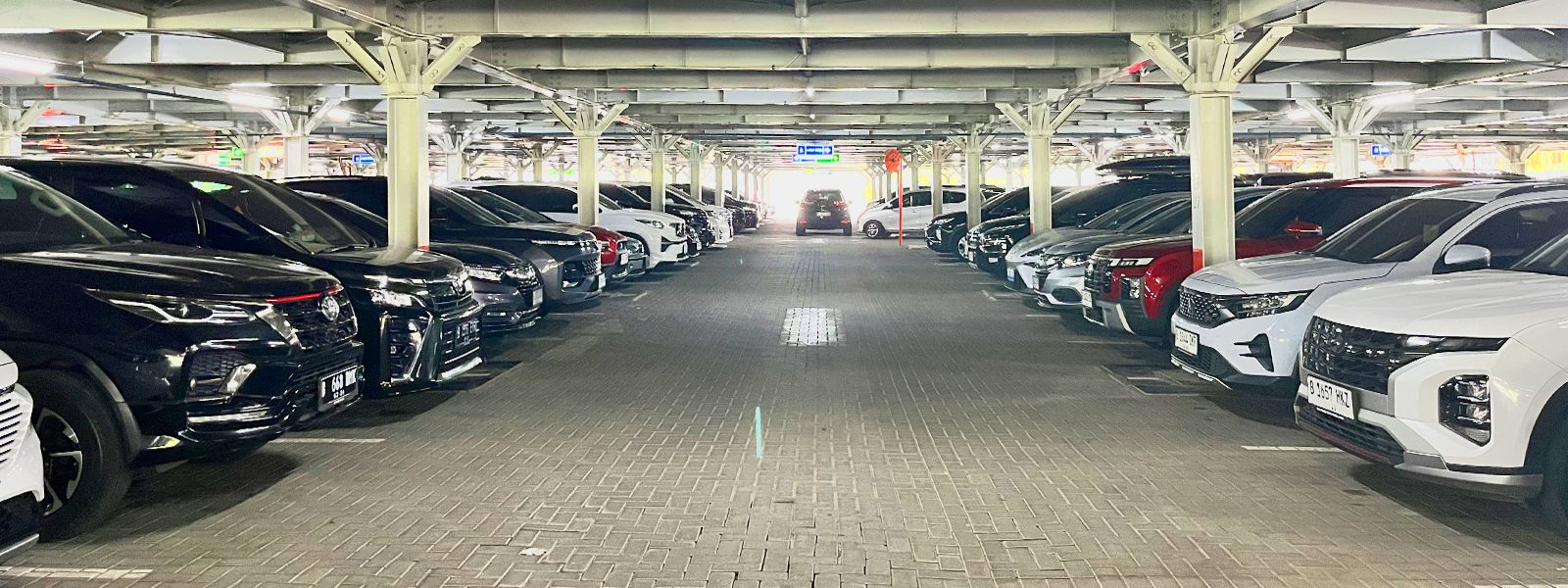 Parking Double Decker Bawah